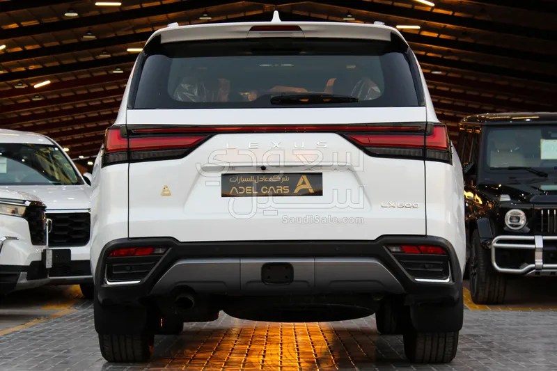 2025 لكزس إل إكس 600