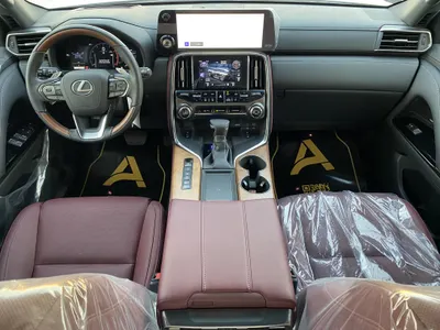 2025 لكزس إل إكس 600