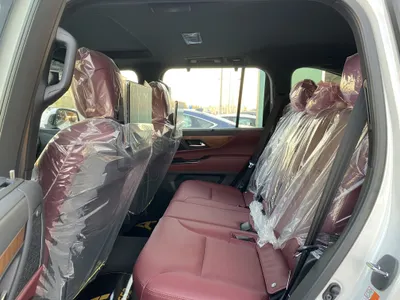 2025 لكزس إل إكس 600