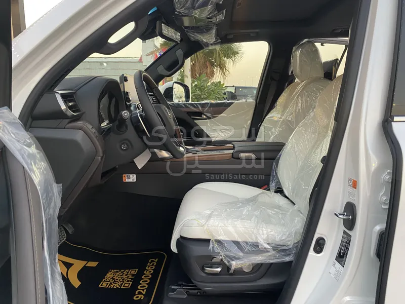 2025 لكزس إل إكس 600