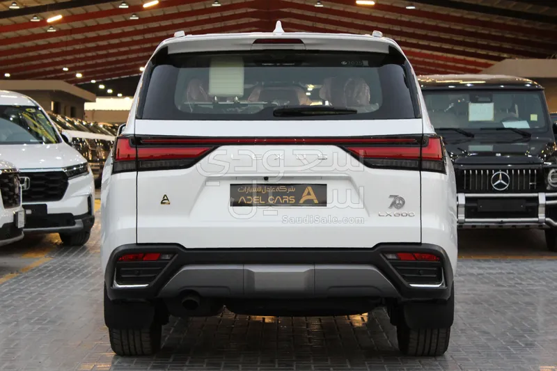 2025 لكزس إل إكس 600