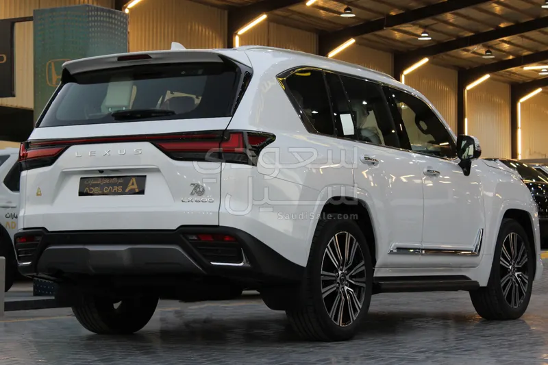 2025 لكزس إل إكس 600