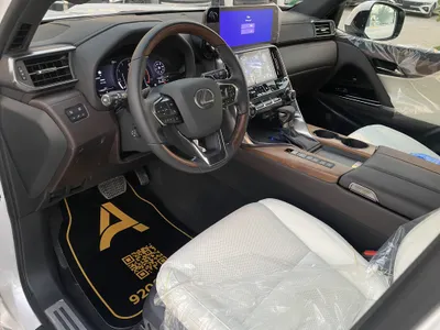 2025 لكزس إل إكس 600