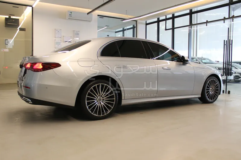 2024 مرسيدس - بنز إي 200