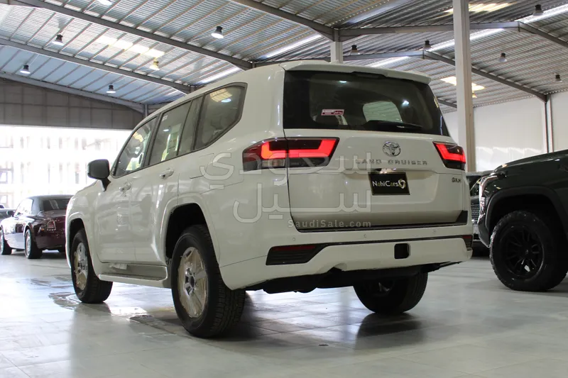 2025 تويوتا لاند كروزر جي اكس ار