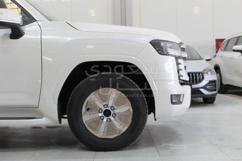 2025 تويوتا لاند كروزر جي اكس ار