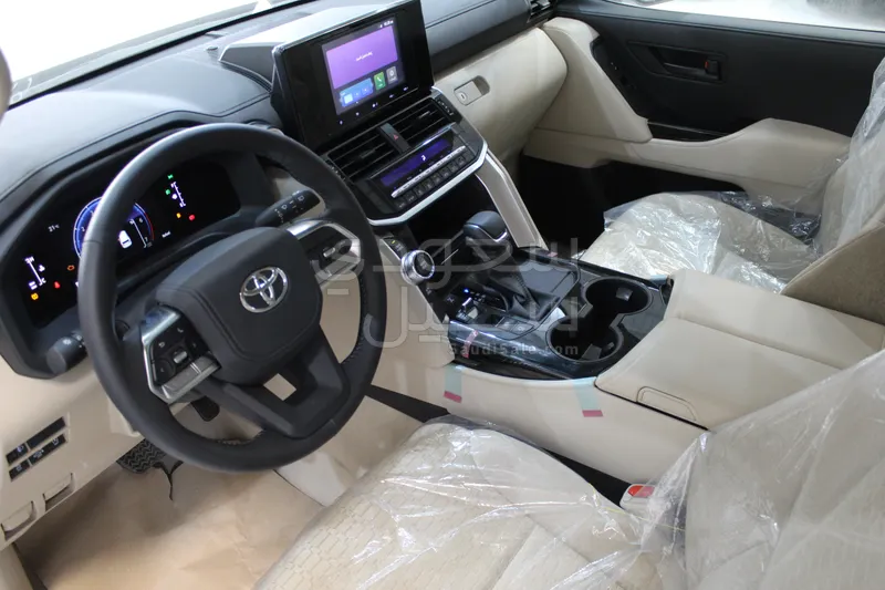 2025 تويوتا لاند كروزر جي اكس ار