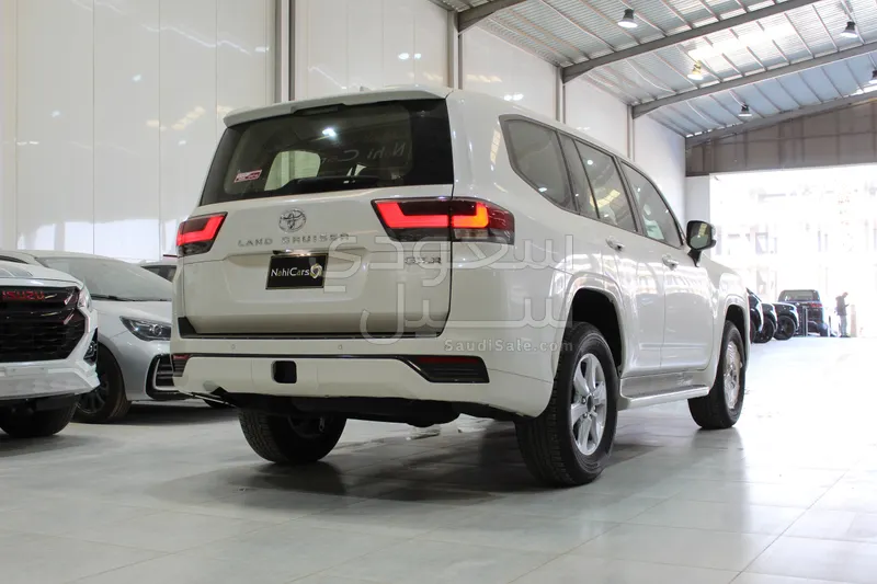 2025 تويوتا لاند كروزر جي اكس ار