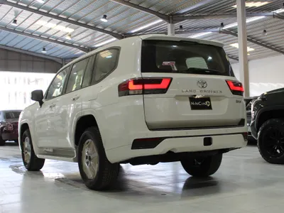 2025 تويوتا لاند كروزر جي اكس ار