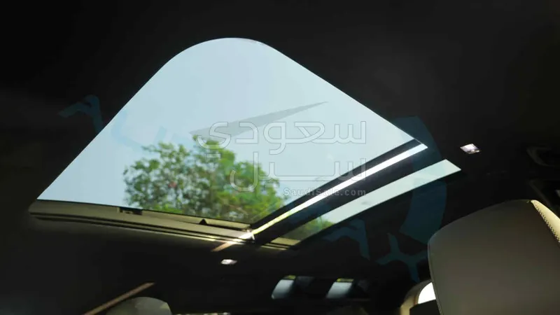 2025 لاند روفر ديفيندر اكس داينمك