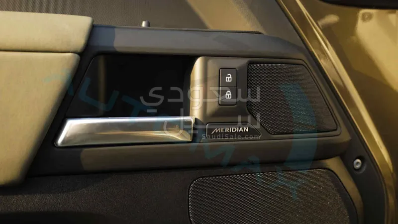 2025 لاند روفر ديفيندر اكس داينمك