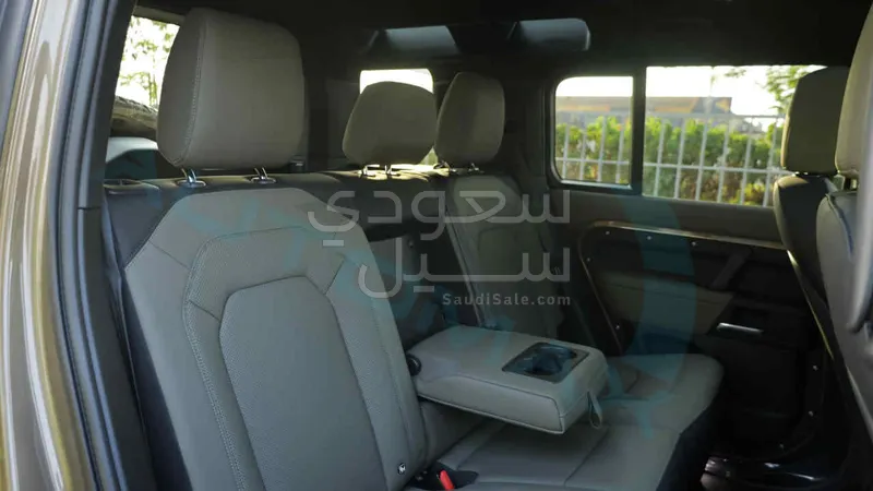 2025 لاند روفر ديفيندر اكس داينمك