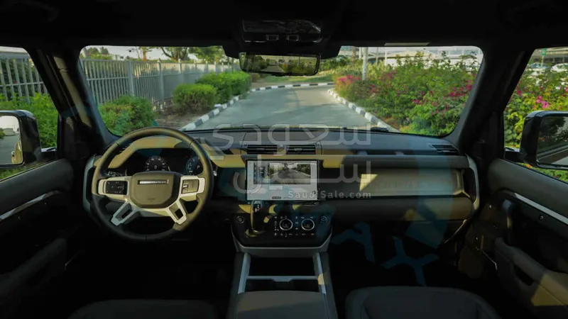 2025 لاند روفر ديفيندر اكس داينمك