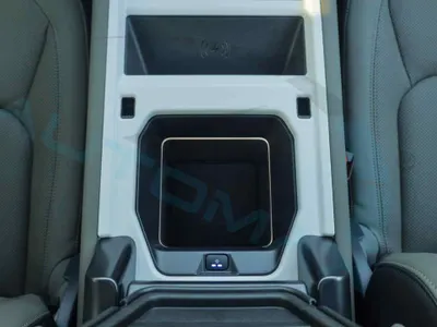 2025 لاند روفر ديفيندر اكس داينمك