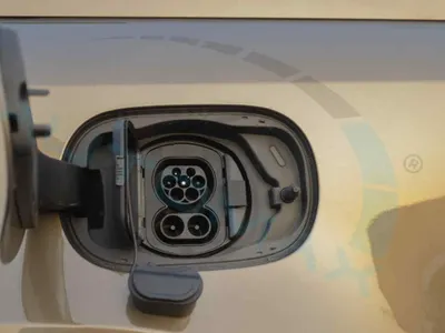 2025 لاند روفر ديفيندر اكس داينمك