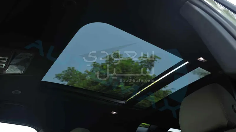 2025 لاند روفر ديفيندر اكس داينمك