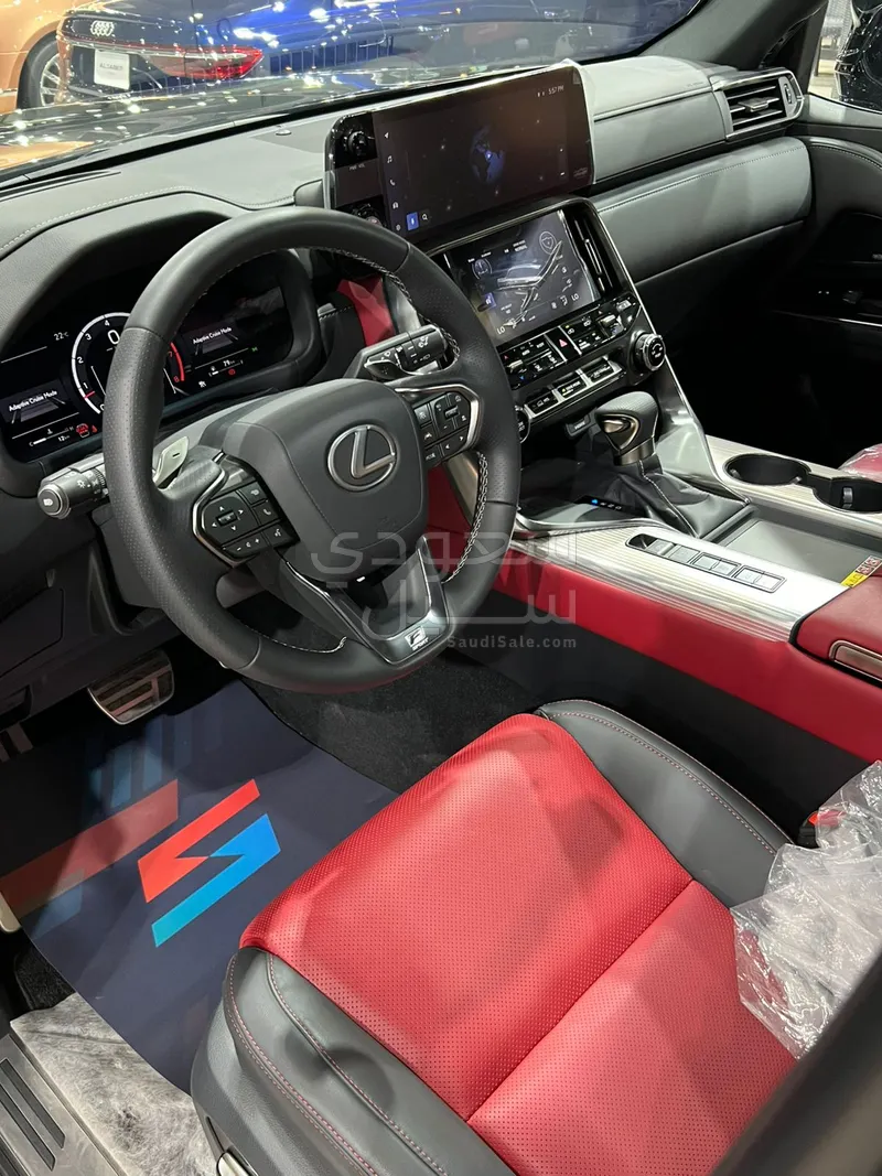 2025 لكزس إل إكس 600 إف
