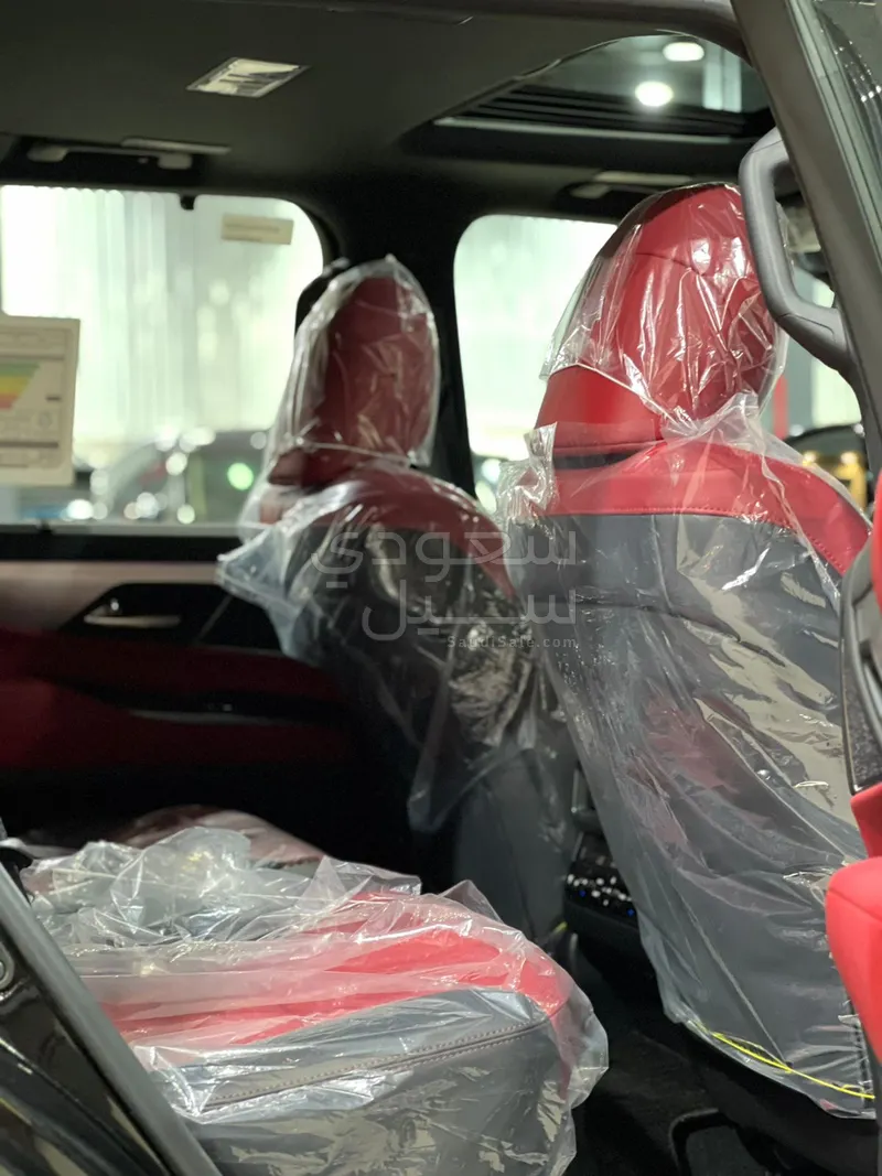 2025 لكزس إل إكس 600 إف