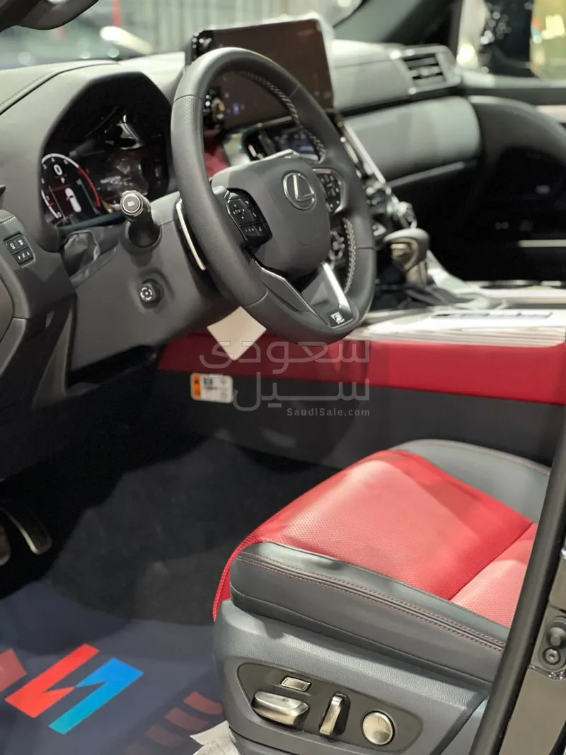 2025 لكزس إل إكس 600 إف