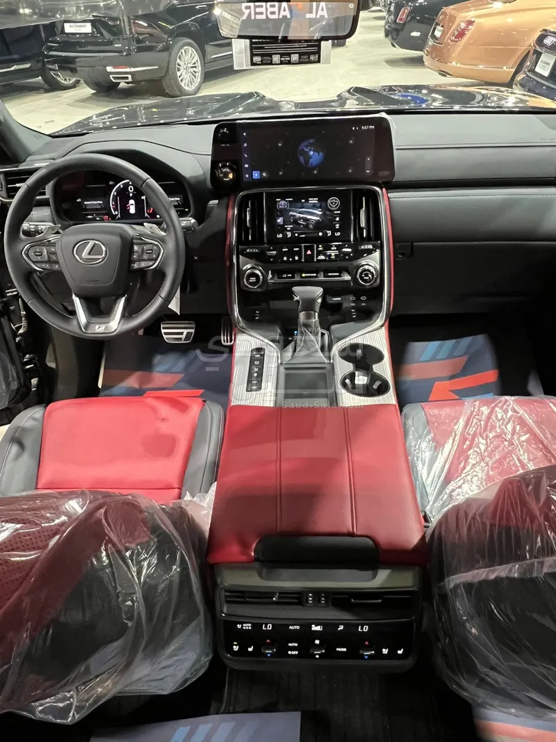 2025 لكزس إل إكس 600 إف