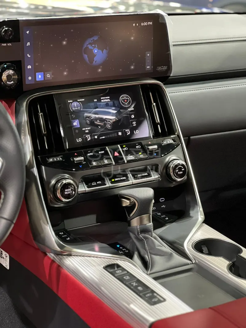 2025 لكزس إل إكس 600 إف