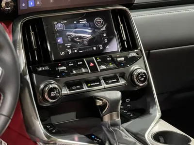 2025 لكزس إل إكس 600 إف