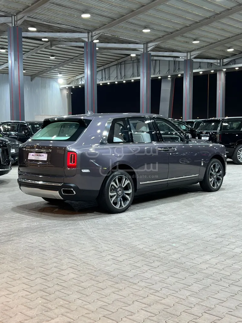 2024 رولز رويس كولينان سلفر بادج