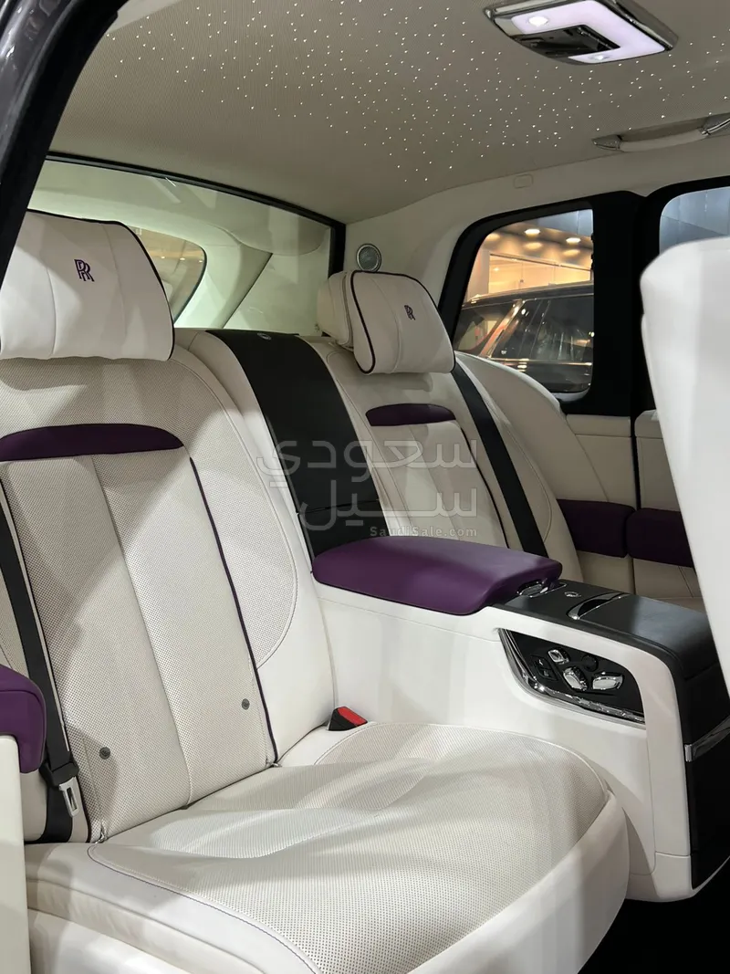 2024 رولز رويس كولينان سلفر بادج