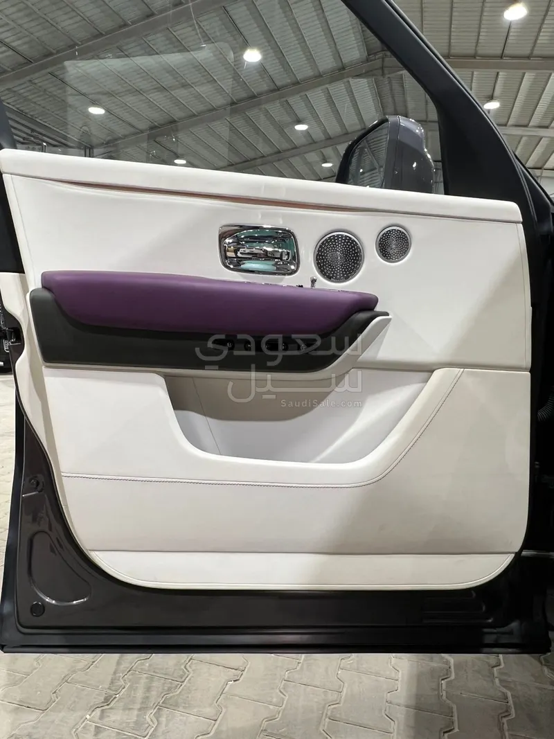 2024 رولز رويس كولينان سلفر بادج