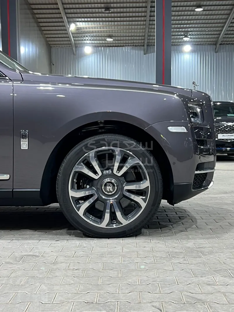 2024 رولز رويس كولينان سلفر بادج