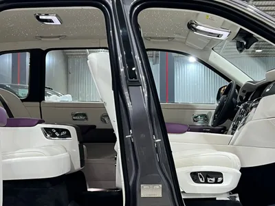 2024 رولز رويس كولينان سلفر بادج