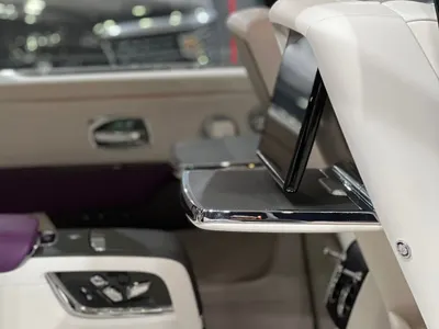 2024 رولز رويس كولينان سلفر بادج