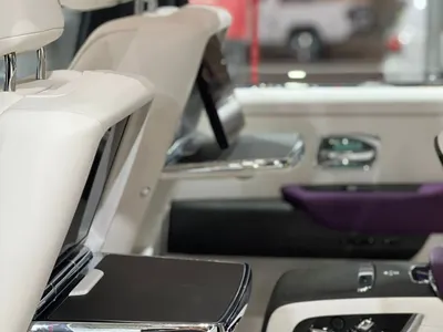 2024 رولز رويس كولينان سلفر بادج