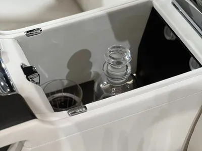 2024 رولز رويس كولينان سلفر بادج