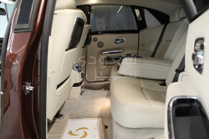 2013 رولز رويس قوست