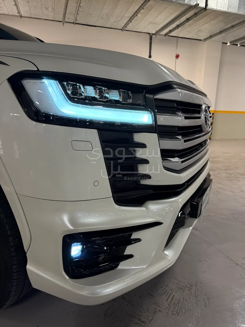 2024 تويوتا لاند كروزر في اكس ار