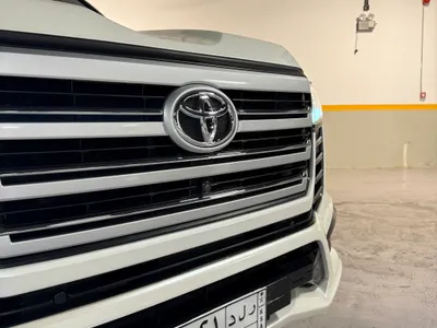 2024 تويوتا لاند كروزر في اكس ار