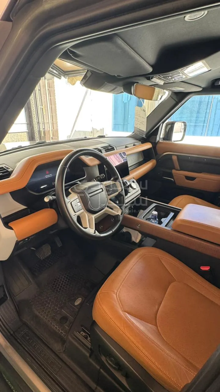 2023 لاند روفر ديفيندر 110