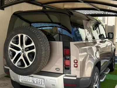 2023 لاند روفر ديفيندر 110