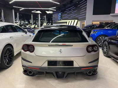 2017 فيراري جي تي سي 4 لوسو