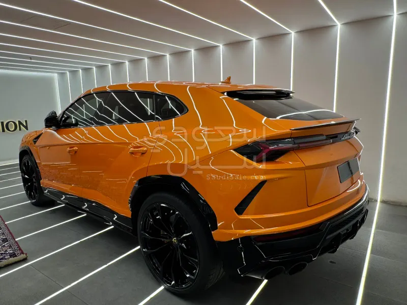 2022 لمبرجيني اوروس