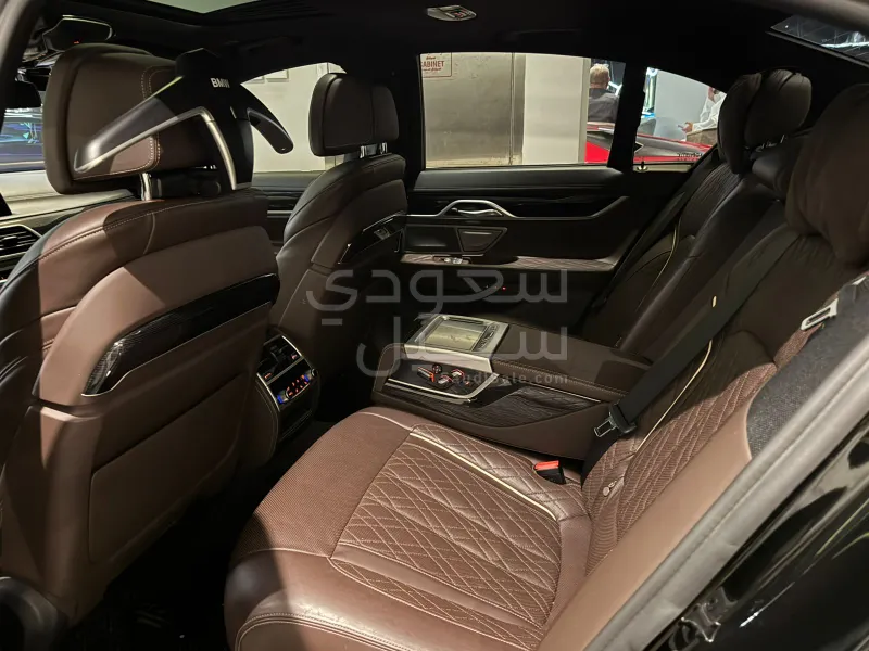 2020 بي ام دبليو الفئة السابعة 760 إل أي