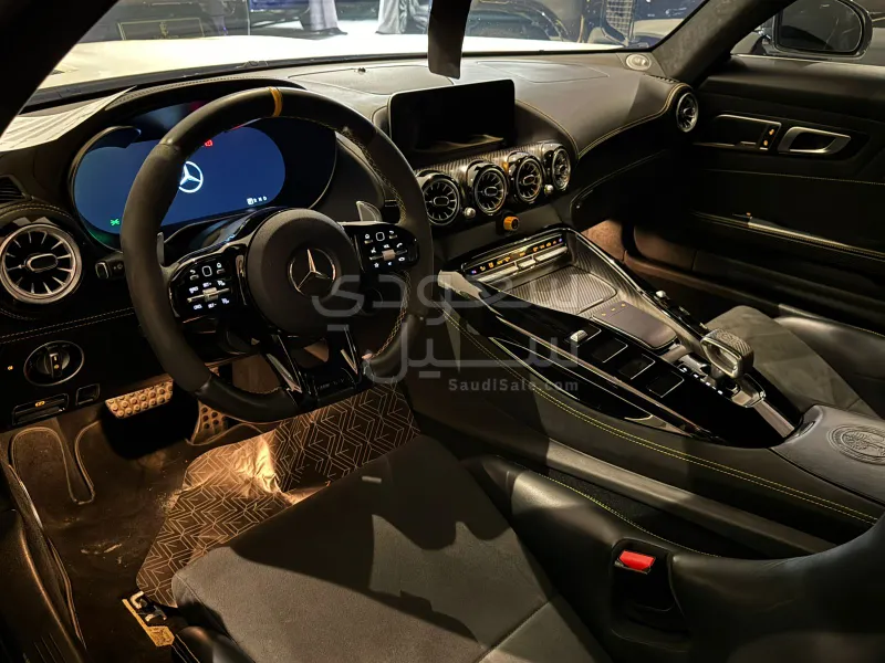 2018 مرسيدس - بنز جي تي أر أي إم جي