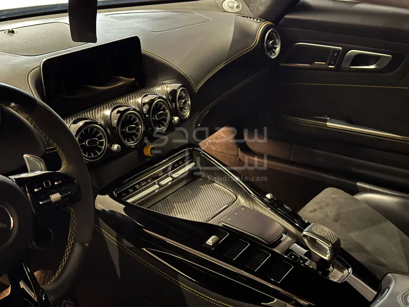 2018 مرسيدس - بنز جي تي أر أي إم جي