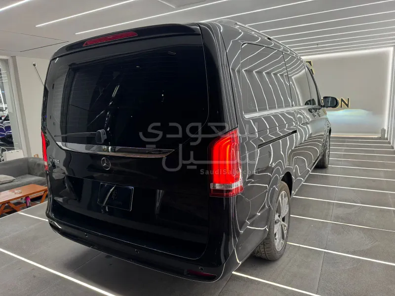 2023 مرسيدس - بنز في 250
