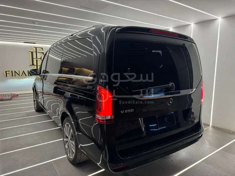 2023 مرسيدس - بنز في 250