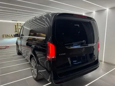 2023 مرسيدس - بنز في 250