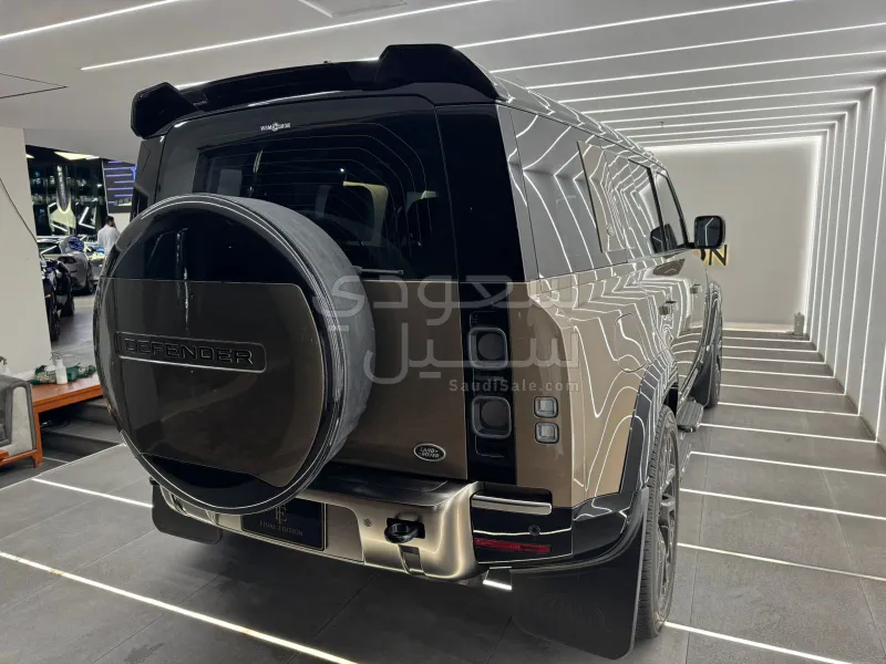 2021 لاند روفر ديفيندر