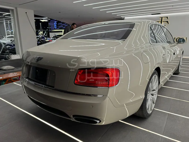 2014 بنتلي كونتيننتل فلاينج سبير