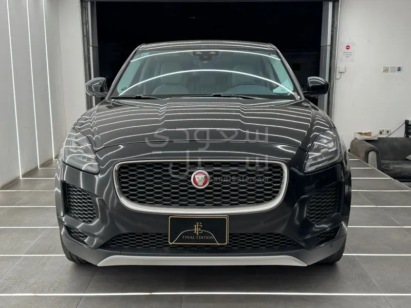 2019 جاكوار اف-بيس